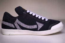 Load image into Gallery viewer, Numbawonz V2 Black w/ Grey Arrow LE