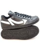 Load image into Gallery viewer, Black 2Step We'z