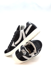 Load image into Gallery viewer, 2Step DL'z Street