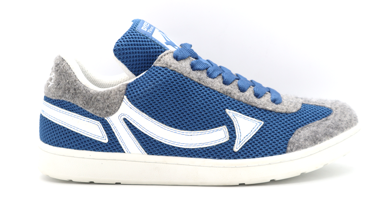 Ezeez 【theredthread】 Dyzee Threadz Sneaker Company – Dyzee Threadz & Footworkx